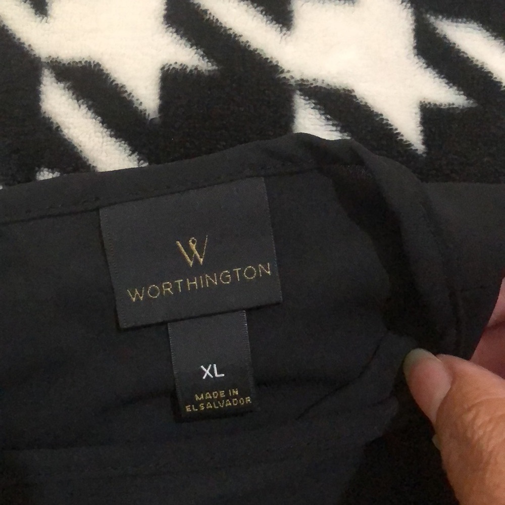 Ladies Worthington Top - Picture 8 of 10